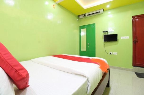 Sri Mahalakshmi Hotel And Lodge 3*